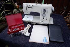 Bernina 840 machine - a, coudre