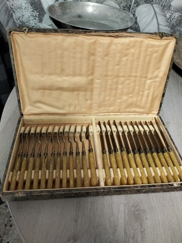 Coffret fourchettes et - 12,