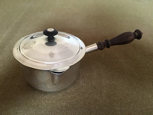Ancienne petite casserole - , en