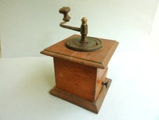 Ancien Moulin à Café en Bois