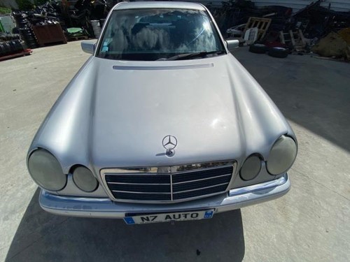 Capot mercedes classe 210 - mercedes, e