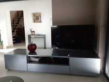 Meuble TV design avec portes