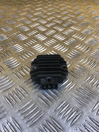 Régulateur tension pour - de,