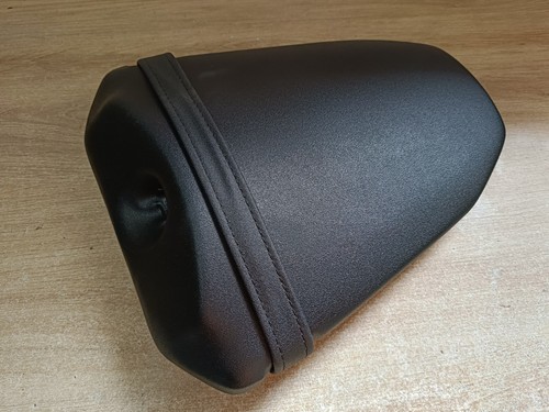 Une selle passager arriere - selle,