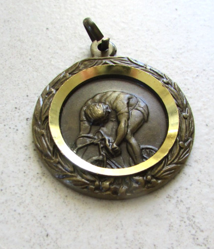 Ancienne médaille métal - médaille,