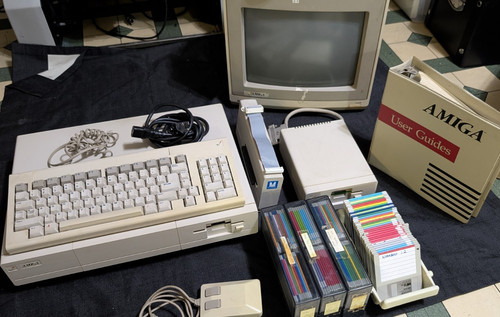 Amiga 1000 computer monitor - 1000,