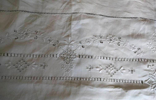 Grand drap ancien brodé - , et