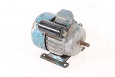 Ancien Moteur Électrique 220V / 380V 180 Watts Pologne Avec Arbre