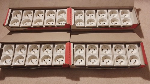 Lot x40 prises - x40,