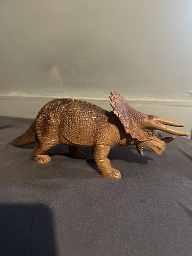 Vintage dinosaur figure 1991 - dinosaur,