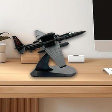 Avion de chasse en alliage