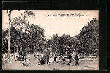 Old postcard La Baule-les-Pins, Le Rond-Point de l'Entrèe du Parc des Dryades 