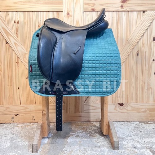 County connection dressage - 18",
