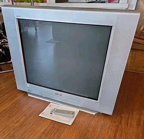 Sony trinitron crt - trinitron, 27"