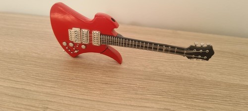 Guitare briquet rechargeable