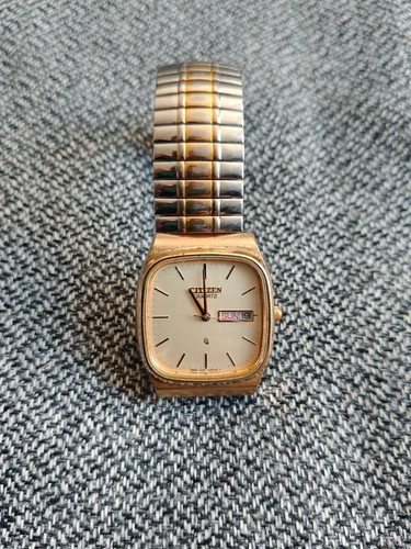 Citizen watch vintage coussin
