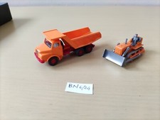 WIKING, DUMP TRUCK + EXCAVATOR 1/87e