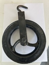 Ancienne Poulie De Puit 