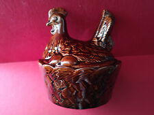 Poule boite pot couvert en