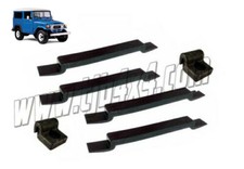 Silentblocs plastique de capot