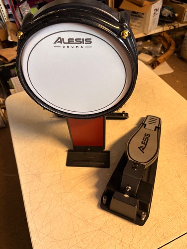 Alesis crimson bass - bass, drum
