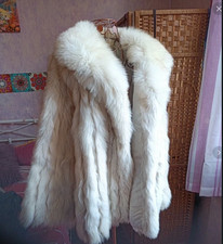 Luxueuse veste  fourrure en renard arctique véritable signé SAGA FOX