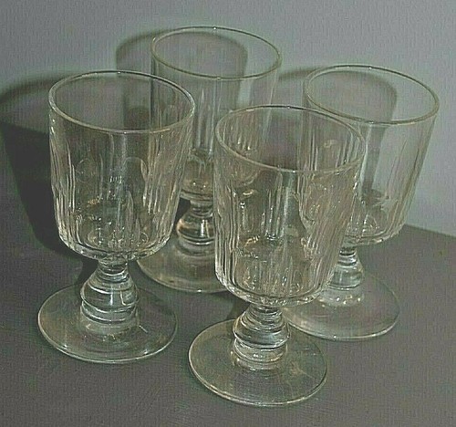 Anciens verres vin - vin, blanc