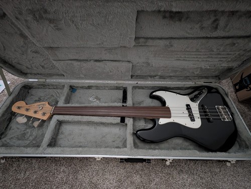 Fender fretless jazz bass - fender,