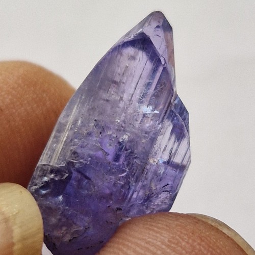 Tanzanite crystal ct - 13.8,