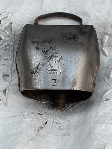 Cloche vache potee - cloche, en