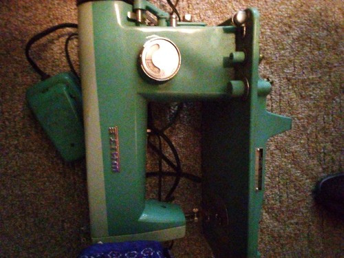 Singer white brand vintage - brand,