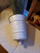 Ancien Entonnoir en Tôle