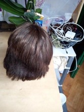 Perruque couleur chatain 