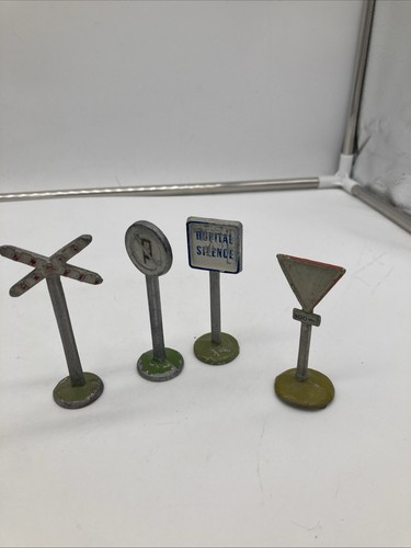 Panneaux signalisation quiralu - panneaux,