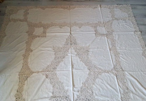 Nappe ancienne brodée point - nappe,