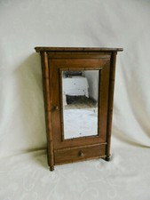 BELLE ARMOIRE DE POUPÉE