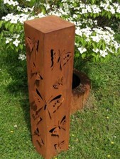 Colonne décorative en rouille