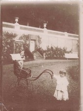 OLD PHOTOGRAPH 1905 CHATEAU DE FERMAINCOURT BABY AND HIS RUNNER