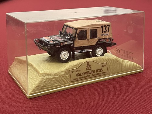 Jouet ancien voiture 4x4 - jouet,