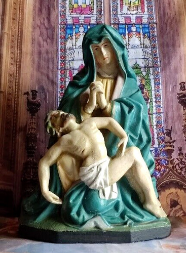 Statue pieta mater dolorosa - la,