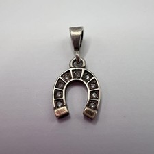 Pendentif ancien fer à cheval