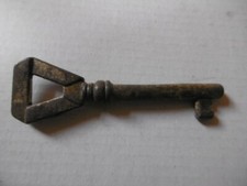 Clé Clef ancienne pleine /