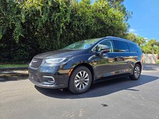 2022 Chrysler Pacifica Touring L FWD