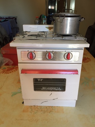 Cuisiniere majorreta tmf - cuisiniere,
