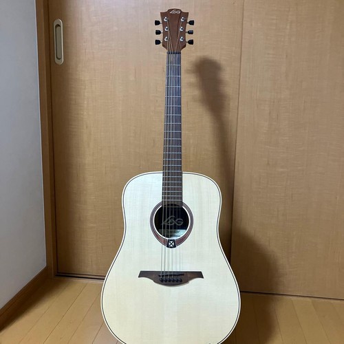 Guitare acoustique avec - acoustique, (avec