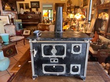 JOUET : CUISINIERE ANCIENNE DE