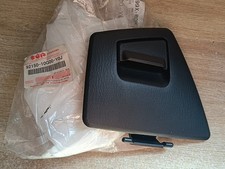 UN COUVERCLE VIDE POCHE GAUCHE