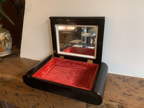 Jolie boîte bijoux - À,