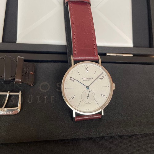 Montre bracelet nomos - montre-bracelet,