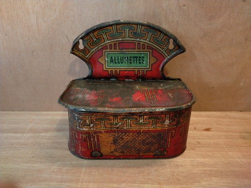 Ancienne boite murale - boite,